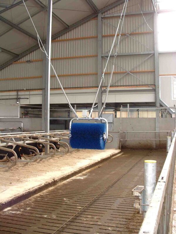 Vink rotating cattle brush
