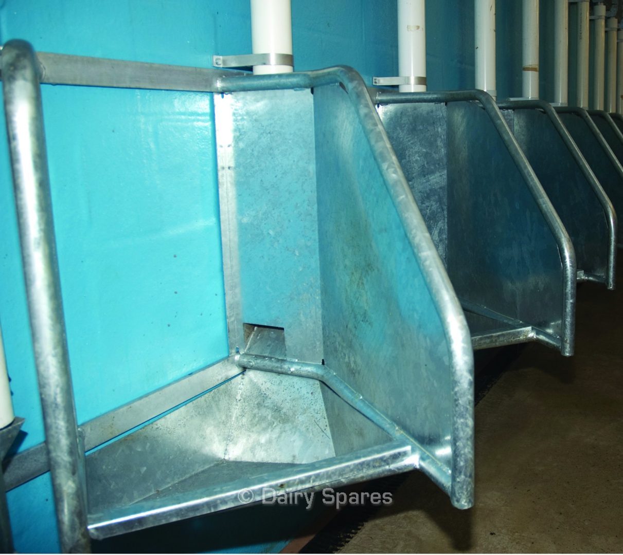 Individual Feed Manger c/w Pan, 50° Left Hand – 70722