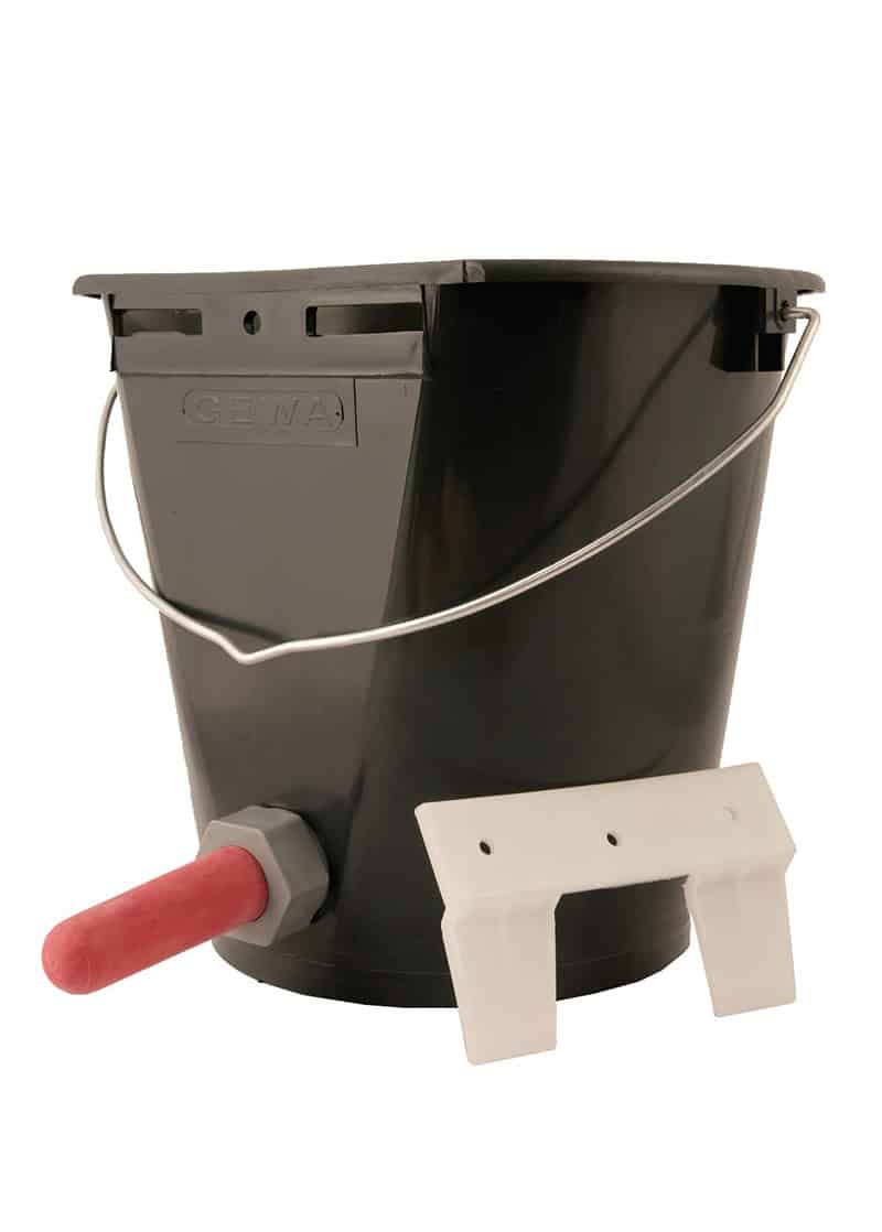 Single round calf bucket with teat