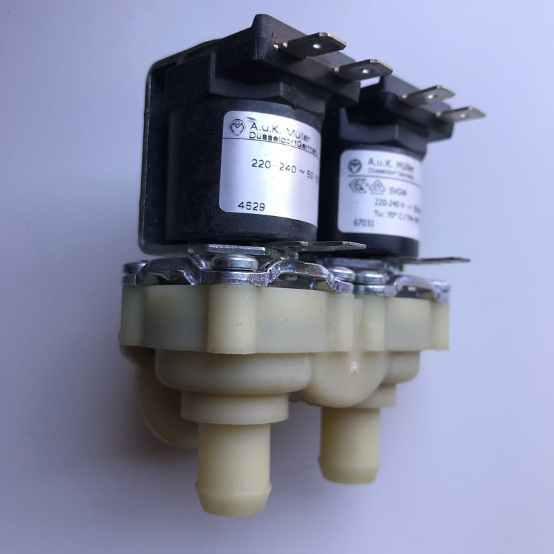 Mueller double water solenoid valve (push on)