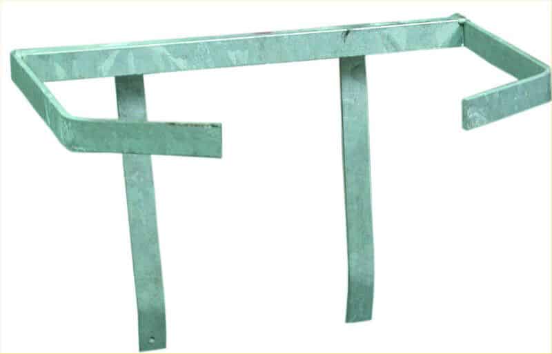 Triple calf bucket bracket
