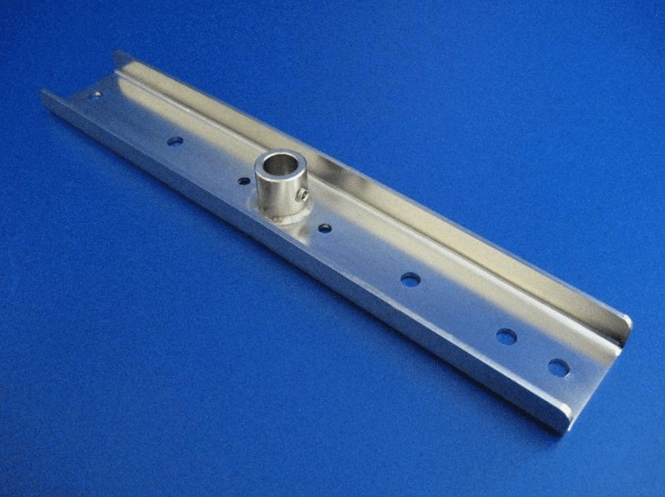 Acr inclined ram support line bracket retaining bar