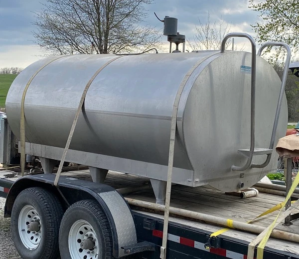 Used Mueller 1000g Oval Milk Cooling Tank 816-449-1314