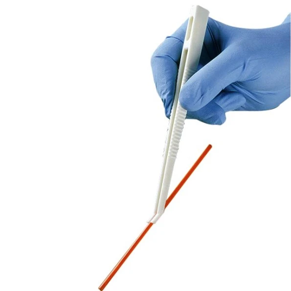 Tweezer for AI straw 1
