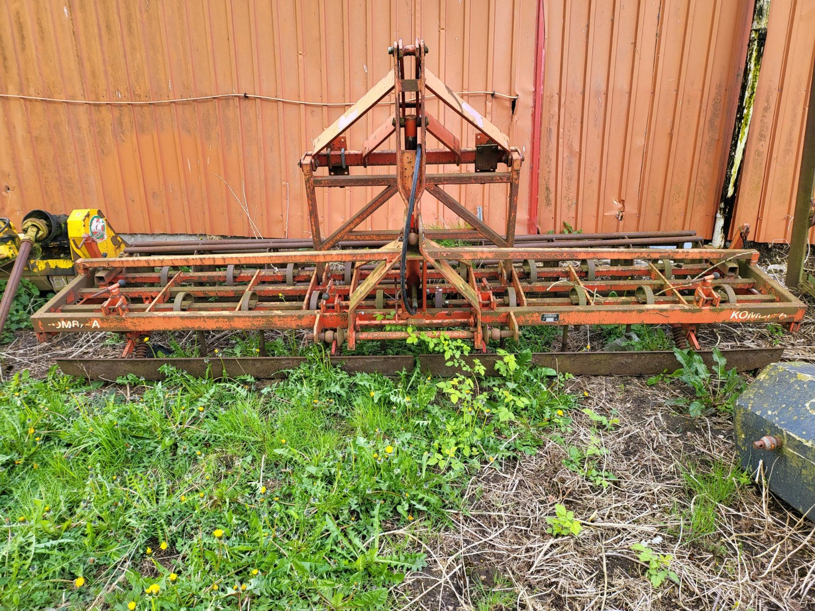Seedbed harrow