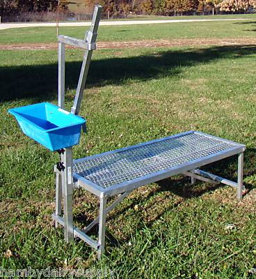 Lightweight Portable Milk Stand Weighs just 34 pounds! for 1 goat or sheep ***Free Shipping***